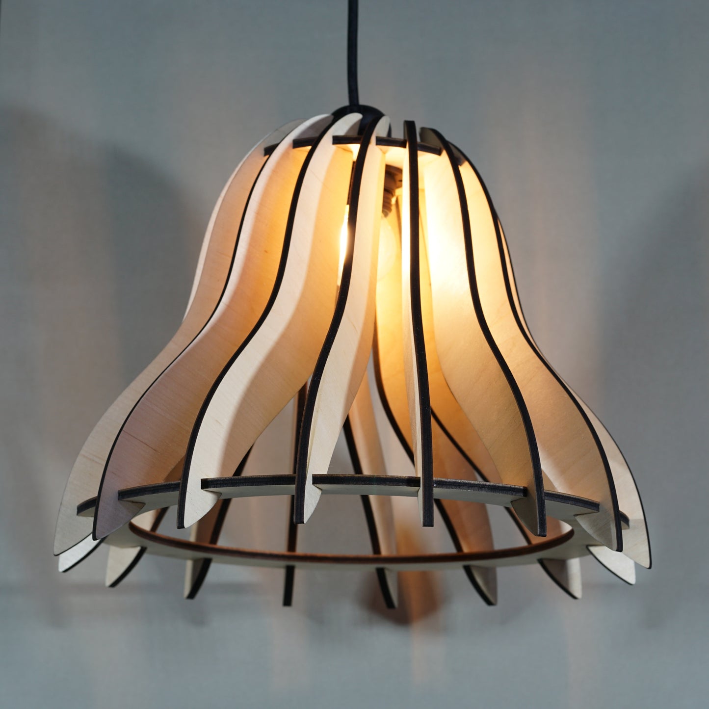 Candeeiro Decorativo de Teto em Contraplacado